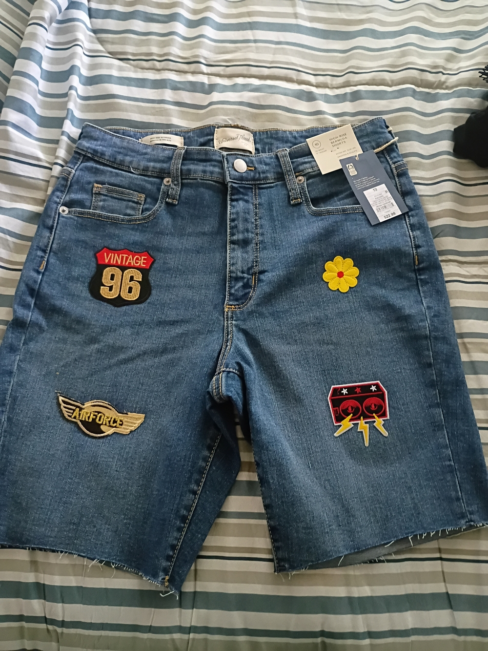 Universal Thread Blue Denim Jeans with Contrast Stitching